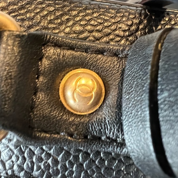 NEW Chanel CC Filigree Medium Vanity Case - Picture 8 of 16